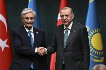 Erdogan tokayev aa 2385055 3.jpg