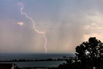 Lightning bay1.jpg