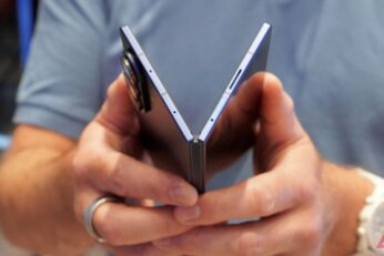 Samsung galaxy z fold 7 opening small scaled
